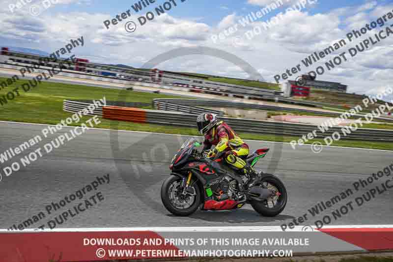 cadwell no limits trackday;cadwell park;cadwell park photographs;cadwell trackday photographs;enduro digital images;event digital images;eventdigitalimages;navarra;no limits trackdays;peter wileman photography;racing digital images;trackday digital images;trackday photos
